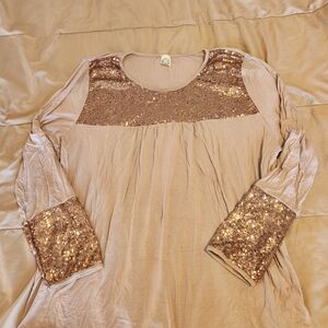 Cute Boutique Top with Sequins